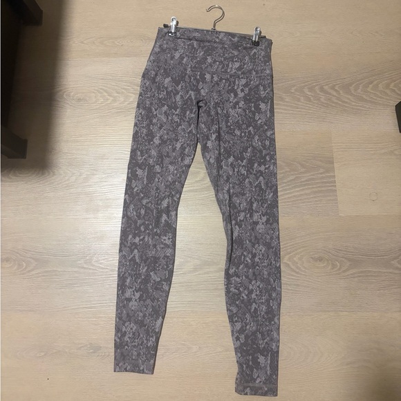 Lululemon Align High-Rise Legging Pant 28" Grey Camo Sz8 - Picture 3 of 6